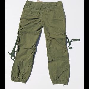 American Eagle Outfitters green cargo pant